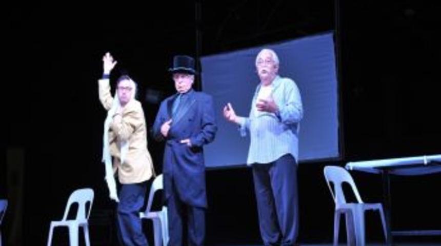 Levent Kırca Buca'da Sahne Aldı