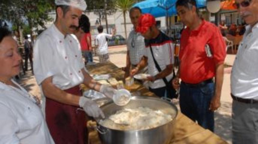 Emekliler Pilav G&uuml;n&uuml;nde Buluştular