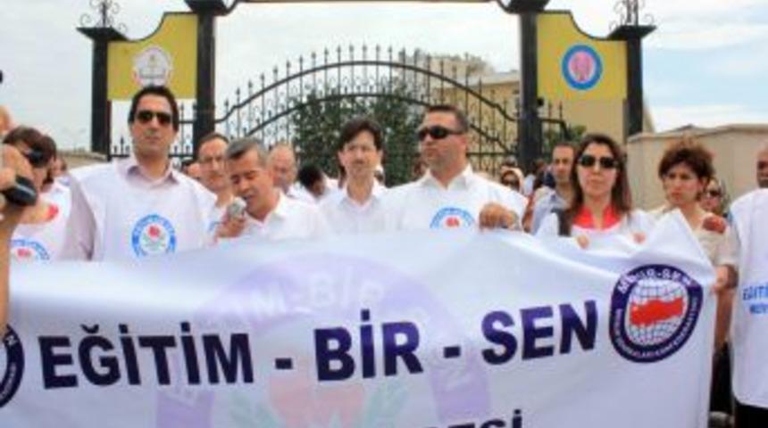 Mersin&rsquo;de &Ouml;ğretmene Dayağa Eğitimcilerden Tepki