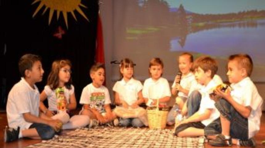 Minikler Hem Coştu, Hem Coşturdu