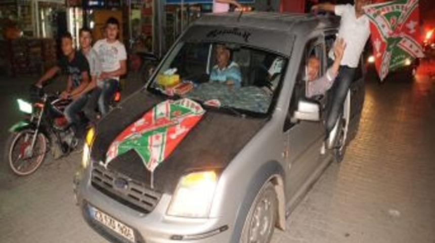 Cizrespor'un Şampiyonluk Sevinci Caddeleri Panayır Alanına &Ccedil;evirdi