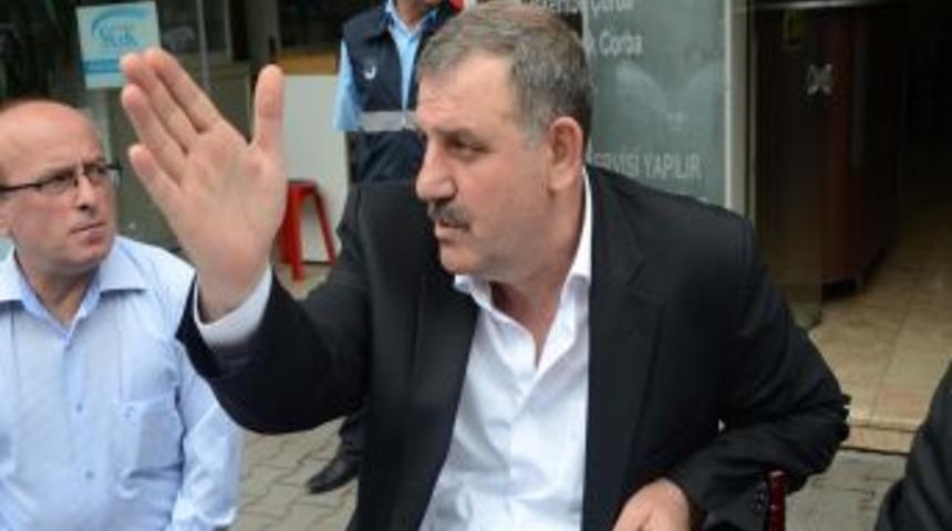 Başkan Bektaş, Cadde Ortasında Halka A&ccedil;ık Toplantı D&uuml;zenledi