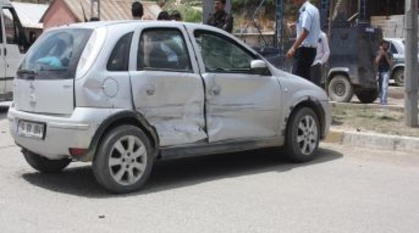 Yüksekova'da Trafik Kazası, 1 Yaralı