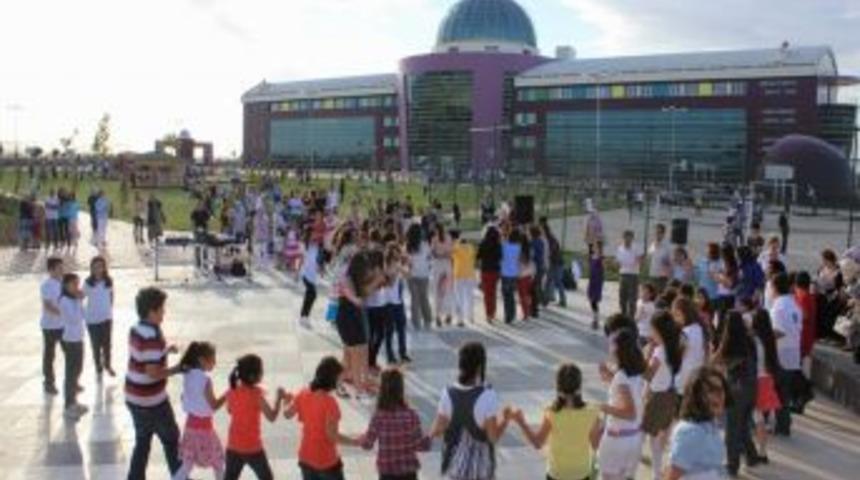 Eflatun Okulları'ndan Bahar Şenliği