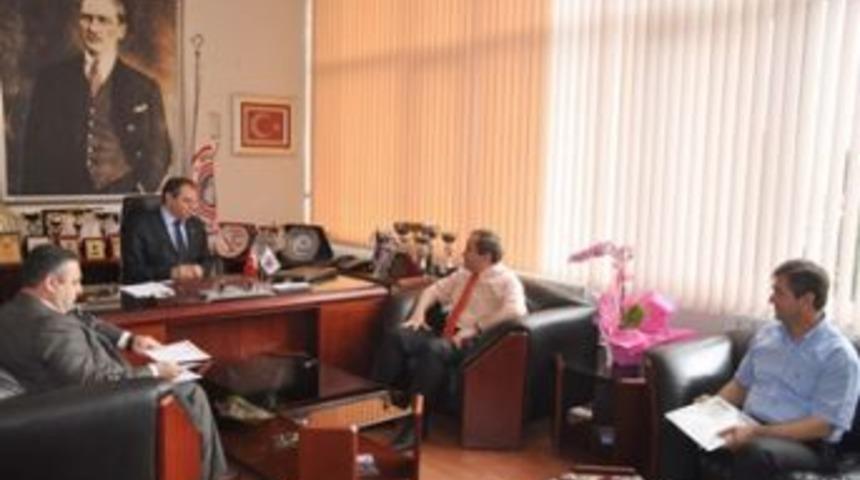 Tabelaların konmasını talep etti