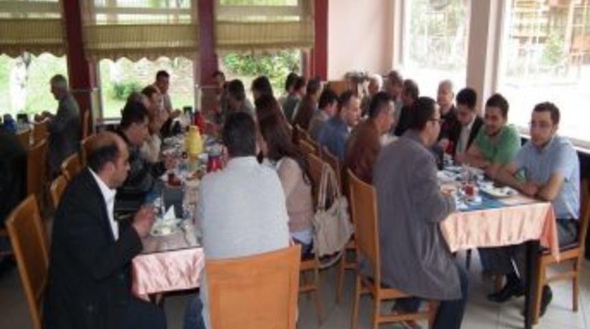 K&uuml;tahya Gelişim Derneğinden Askf Başkanı Murat Cengiz'e Plaket