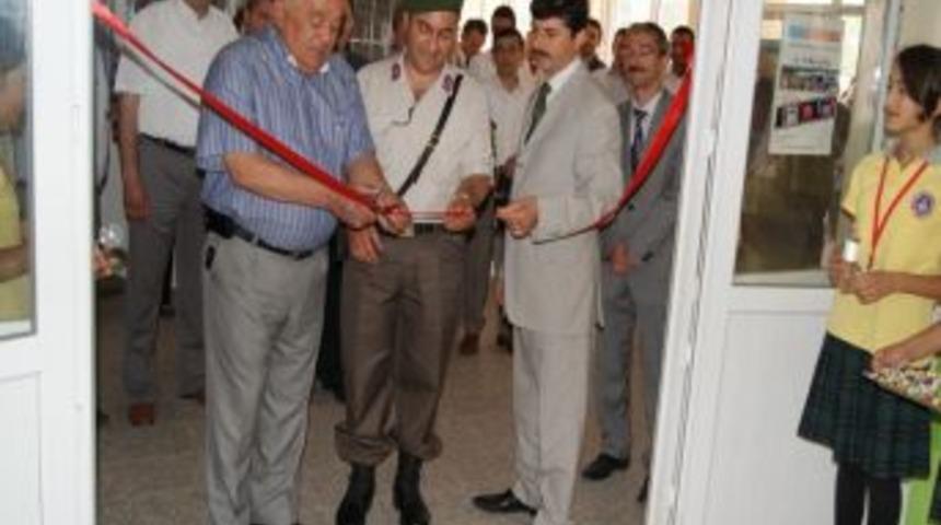 Ak&ccedil;ova İlk&ouml;ğretim Okulu &Ouml;ğrencileri H&uuml;nerleirni Sergiledi