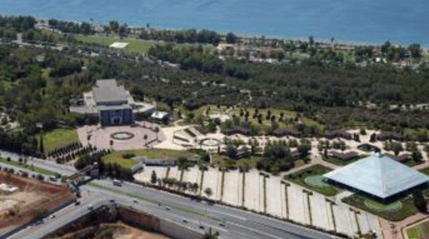 Atat&uuml;rk Parkı G&uuml;neş Enerjisiyle Aydınlanacak