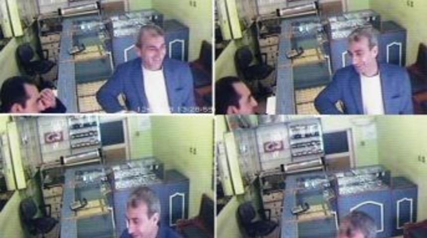 Kuyumcu Dolandıran Şahıs Aranıyor