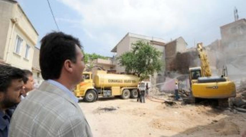 Osmangazi'de Binalar Yatırım I&ccedil;in Yıkılıyor