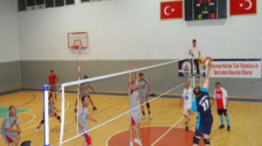 Voleybol Turnuvası Şampiyonu Kadirli Oldu