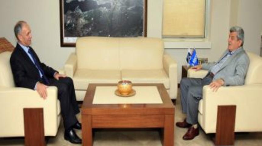 &Ccedil;alkavur'dan Karaosmanoğlu'na Veda Ziyareti