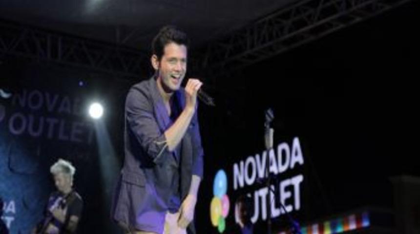 Keremcem Novada Outlet S&ouml;ke'de Konser Verdi