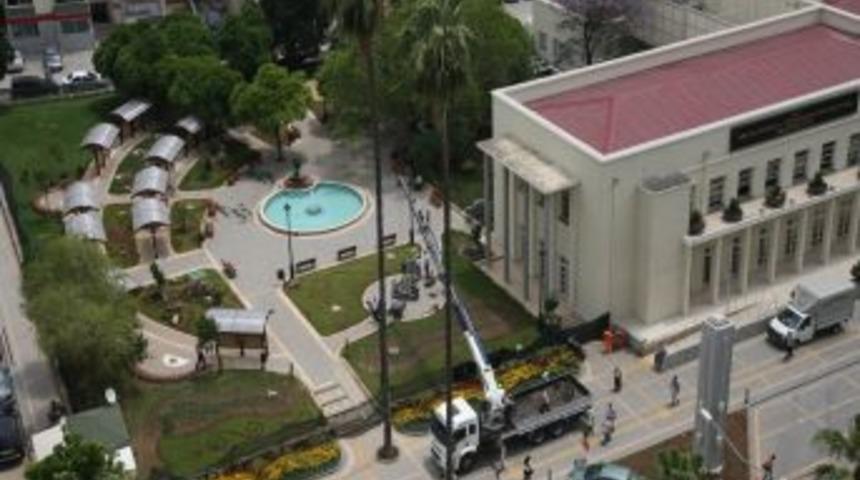 Adanalı Yazar Ve Sanat&ccedil;ıların Heykeli Abidin Dino Sanat Parkı&rsquo;nda