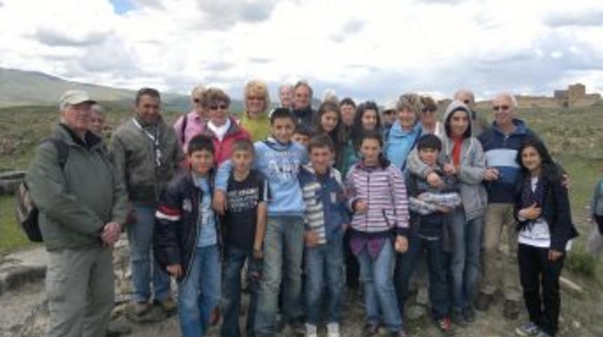 Posof Okuma Salonu &Ouml;ğrencileri Ani Harabelerini Gezdi