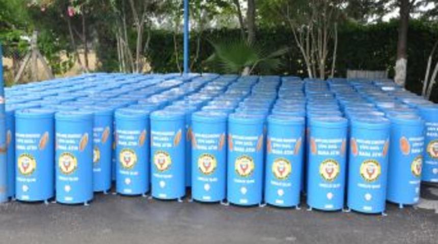 Yüreğir Belediyesi Bayat Ekmekleri Ayrı Topluyor