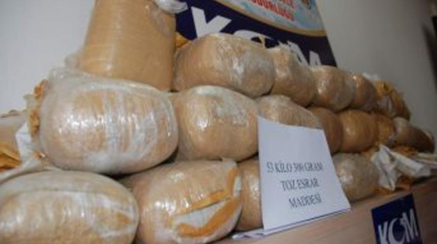 Tarlaya G&ouml;m&uuml;l&uuml; 3 Bin Extacy Hap Ele Ge&ccedil;irildi