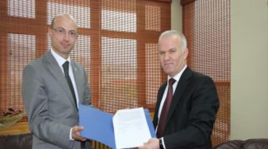 &Uuml;niversite &Ccedil;alışanlarını Sevindiren Promosyon