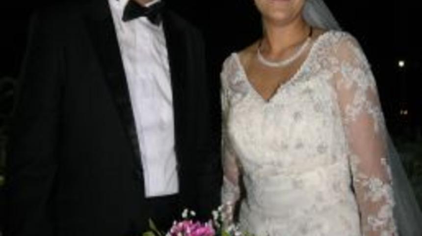 Antalya Aksoy &Ccedil;iftinin D&uuml;ğ&uuml;n&uuml;nde Buluştu