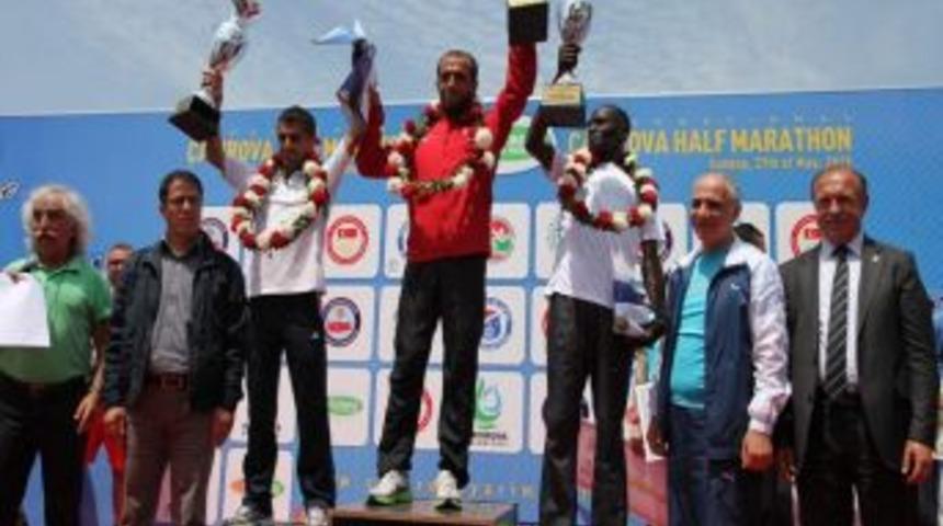 &Ccedil;ayırova Yarı Maratonu D&uuml;nyayı Ağırladı