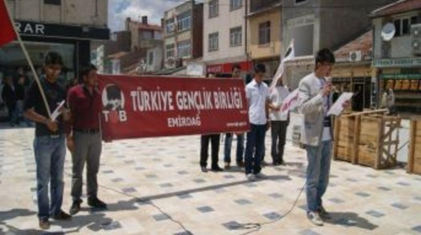 Tgb'liler H&uuml;k&uuml;metin Memura Verdiği Zam Teklifini Protesto Etti