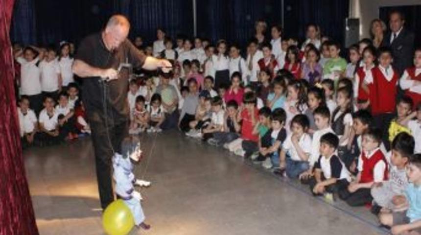 The Puppet Show Gkv'de Minikleri Eğlendirdi