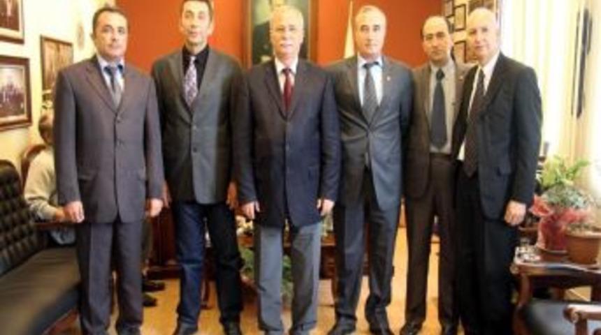 Emekli Astsubaylar Başkan Akova'yı Ziyaret Etti