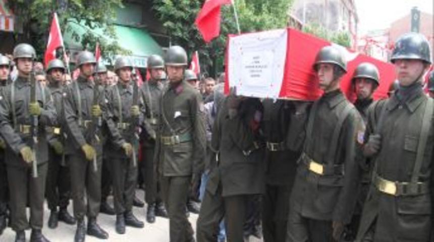 &Ccedil;ankırı'lı Şehit Jandarma Teğmen Korhan Kuru&ccedil;ay'ın Cenazesi Toprağa Verildi