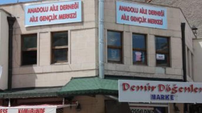 K&uuml;tahya'ya 'aile Gen&ccedil;lik Merkezi'