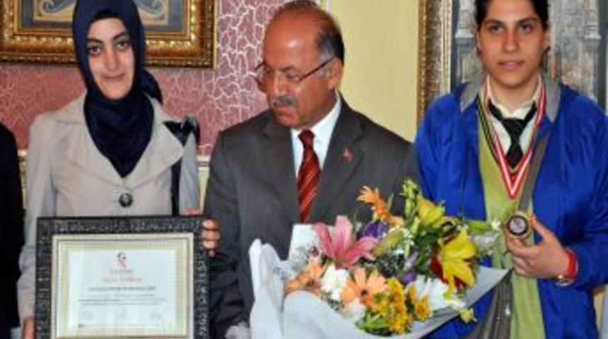 'trafik Trajik Olmasın' İsimli Proje Altın Madalya Kazandı