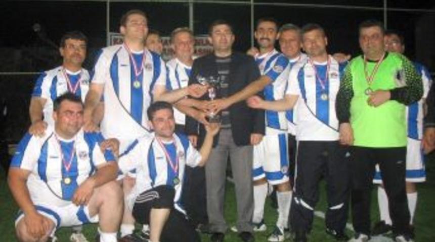 Karacasu'da Kaymakamlık Kupasını Belediye Aldı