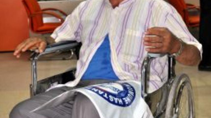 Cami &Ccedil;ıkışı Darp Edildiğini İddia Etti