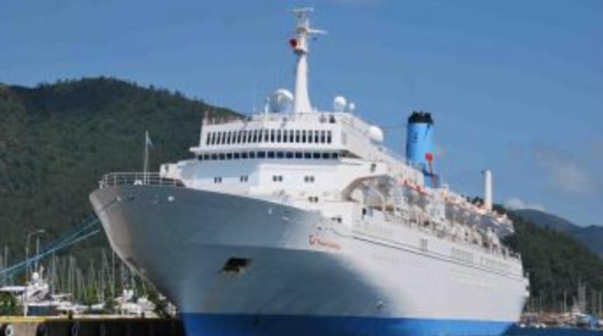 Yolcu Gemisi 'thomson Celebration' Marmariste