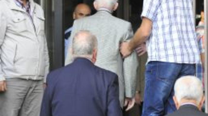 "28 Şubat" Soruşturmasında G&ouml;zaltına Alınan 4 Emekli Asker Adliye Getirildi