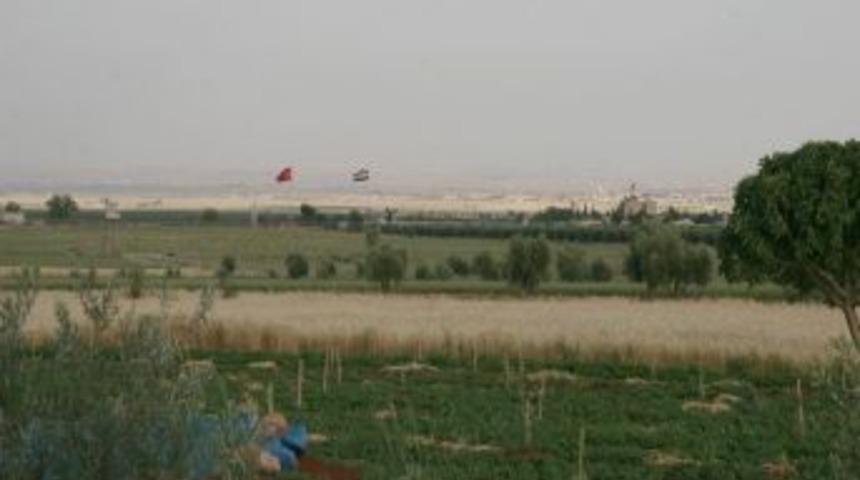 Suriye Askerleri İle Muhalifler Arasında &Ccedil;atışma &Ccedil;ıktı