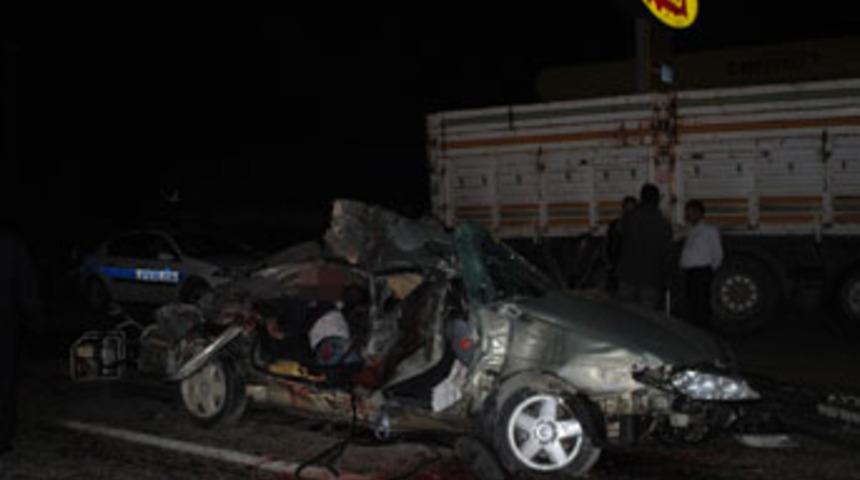 Amasya'da feci kaza: 4 &ouml;l&uuml;, 1 yaralı