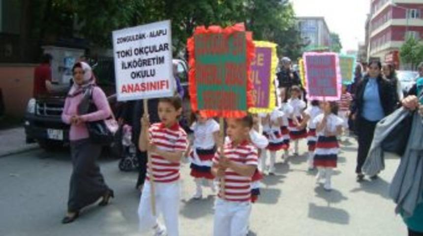 Okul &ouml;ncesi şenlikleri başladı