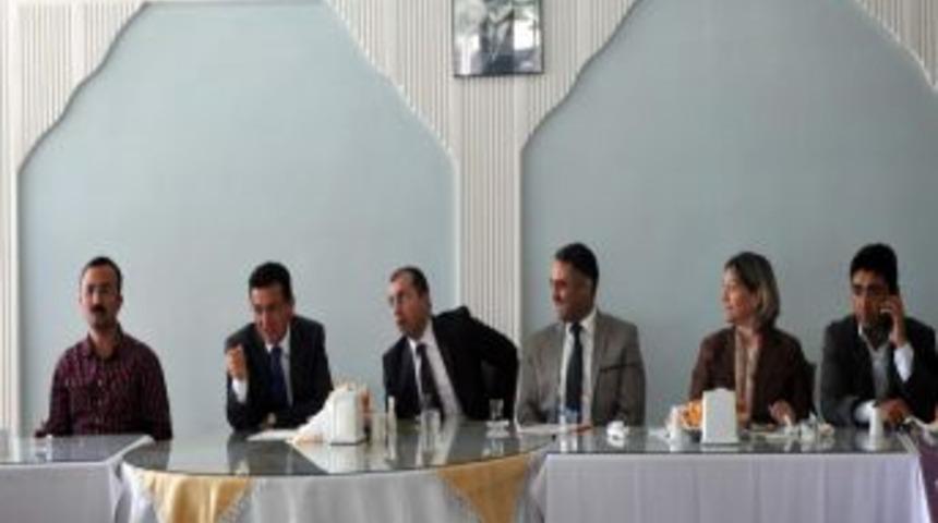 Kurum Amirleri Maçına Katılan Gençlere Hediyeler Verildi