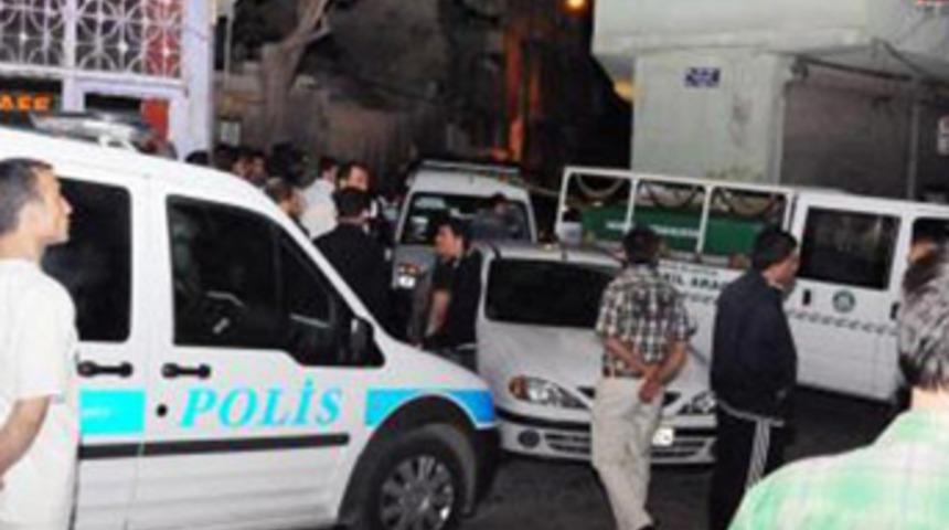 Eşi ka&ccedil;an adam kaynanasının boğazını kesti!