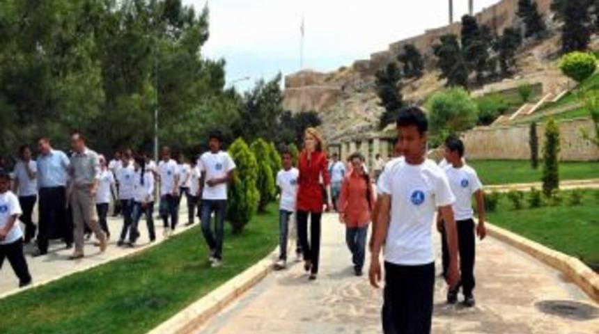 Birlik K&ouml;pr&uuml;s&uuml;, Bin &Ouml;ğrenciyi Gezdiriyor