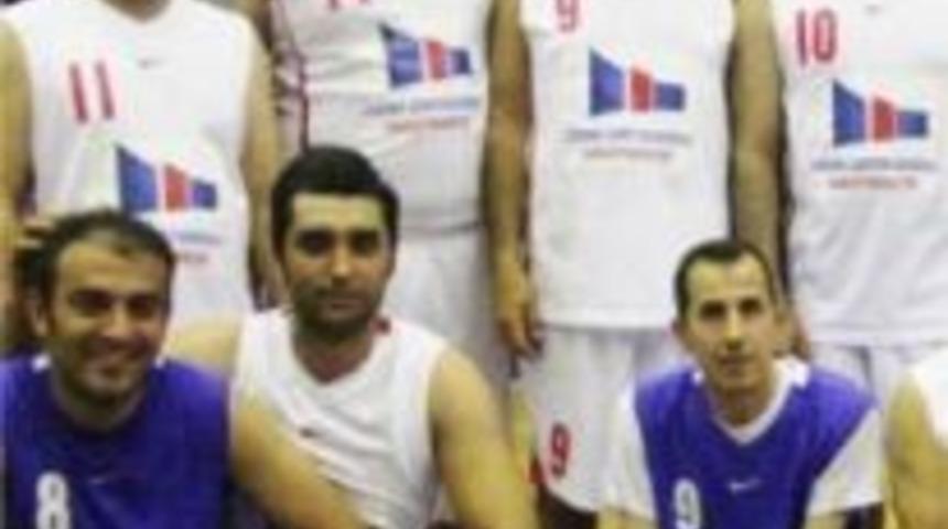 35 yaş &uuml;st&uuml; basketbol turnuvası başladı