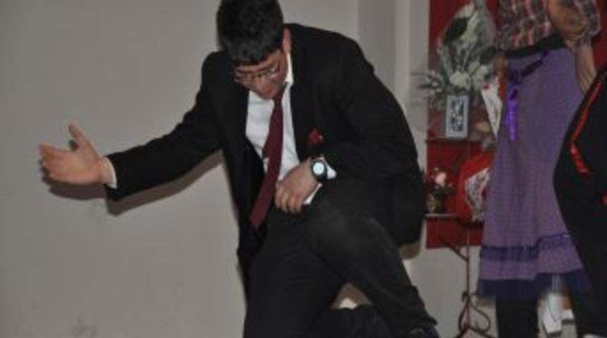 Mustafa Sıtkı Erkek Lisesinden Şiir Dinletisi Programı