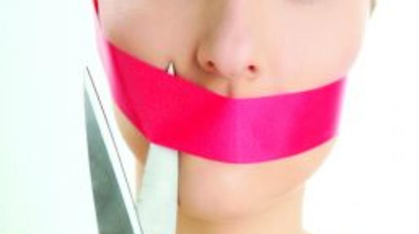 'Basit &Ouml;nlemlerle Ağız Kokusunu Engelleyebilirsiniz'