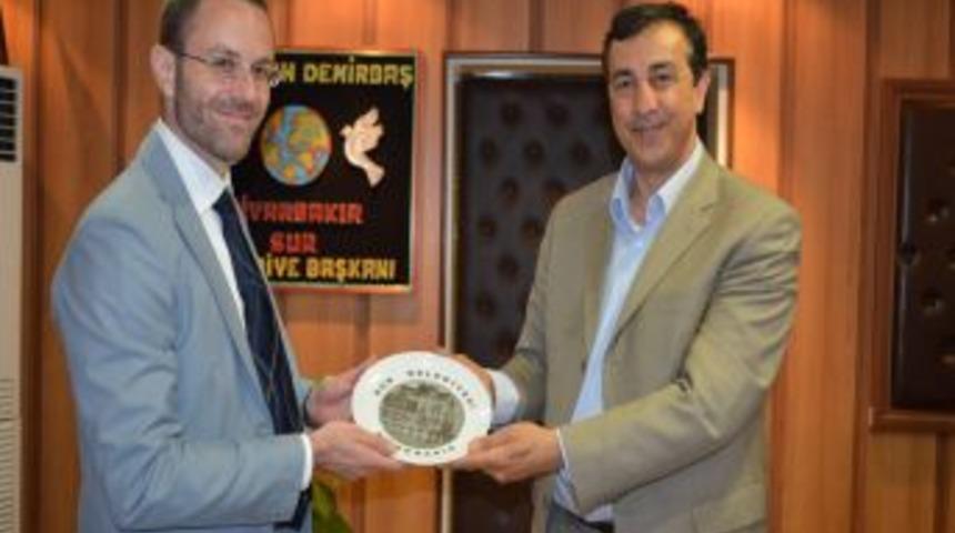 İtalya M&uuml;steşarı'ndan Demirbaş'a Ziyaret