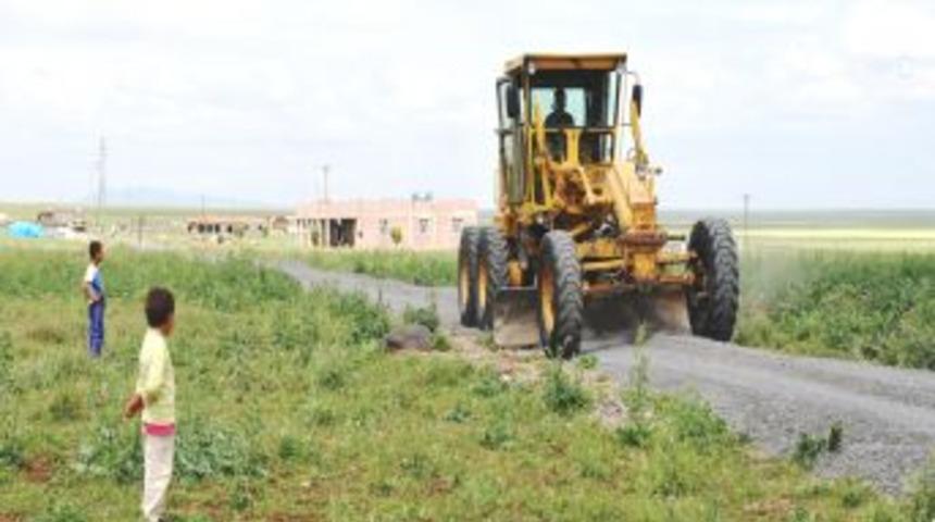 Kayapınar Belediyesi'nden K&ouml;ylere Asfalt