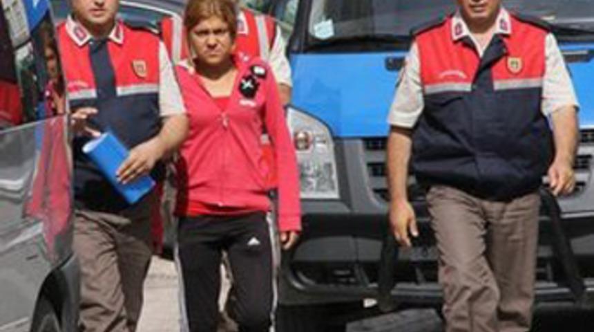 Kıskan&ccedil;lık nedeniyle erkek arkadaşını vurdu