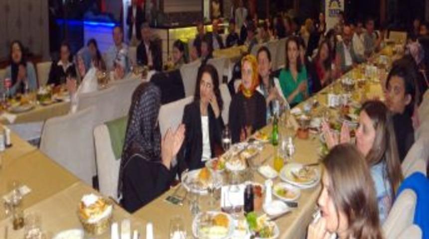 Amerika'da Eğitim G&ouml;ren Balkan K&ouml;kenli &Ouml;ğrenciler Gebze'de Buluştu