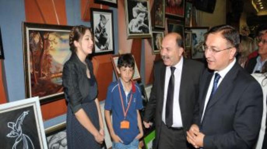 Kursiyerler &Ccedil;alışmalarıyla &Uuml;nl&uuml; Ressamları Aratmadı