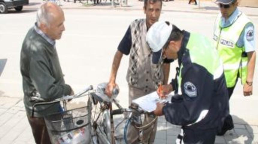 Ters Y&ouml;n Uygulamasında S&uuml;r&uuml;c&uuml;ler Uyarıldı