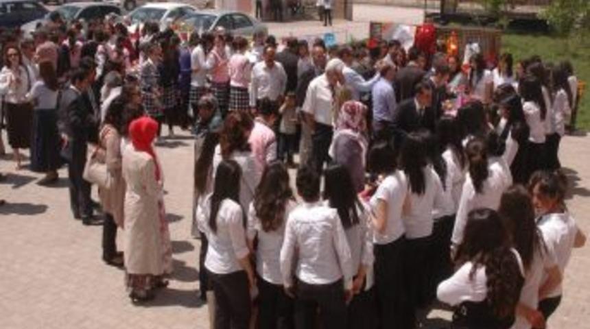 Van'da Yıl Sonu Sergisi